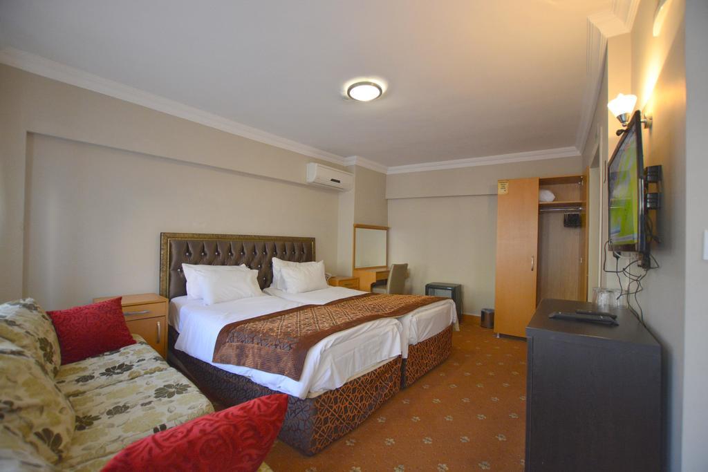 Palace Point Hotel Istanbul Bagian luar foto