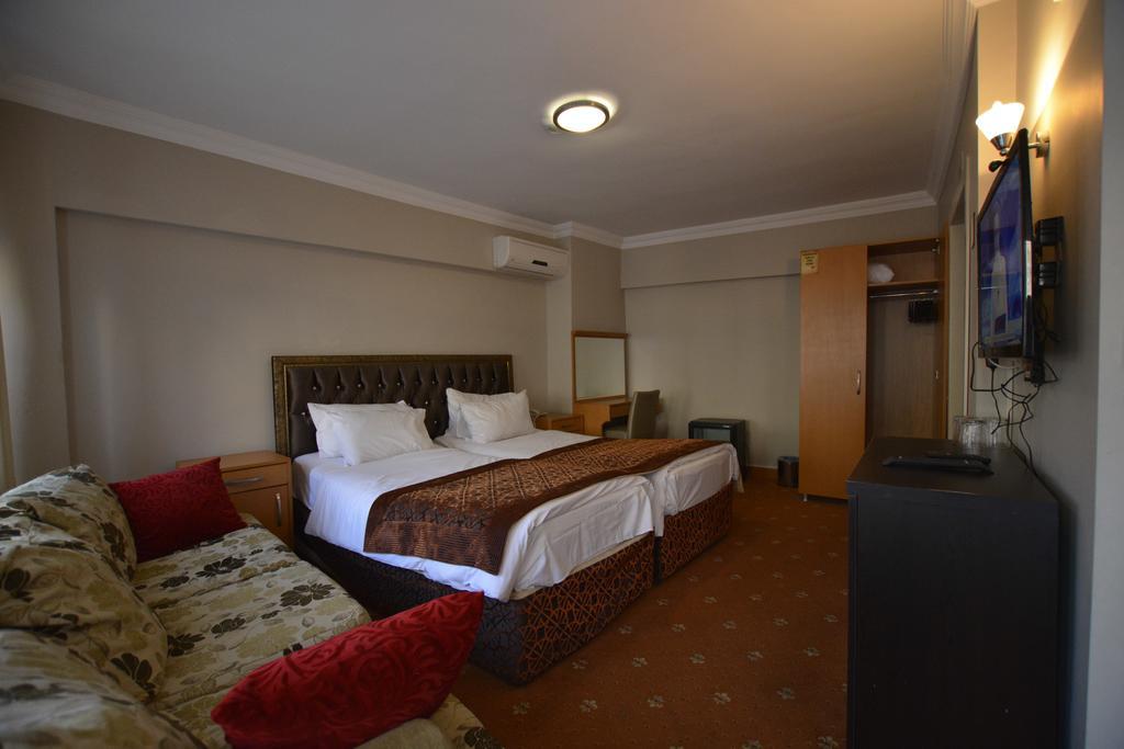 Palace Point Hotel Istanbul Bagian luar foto
